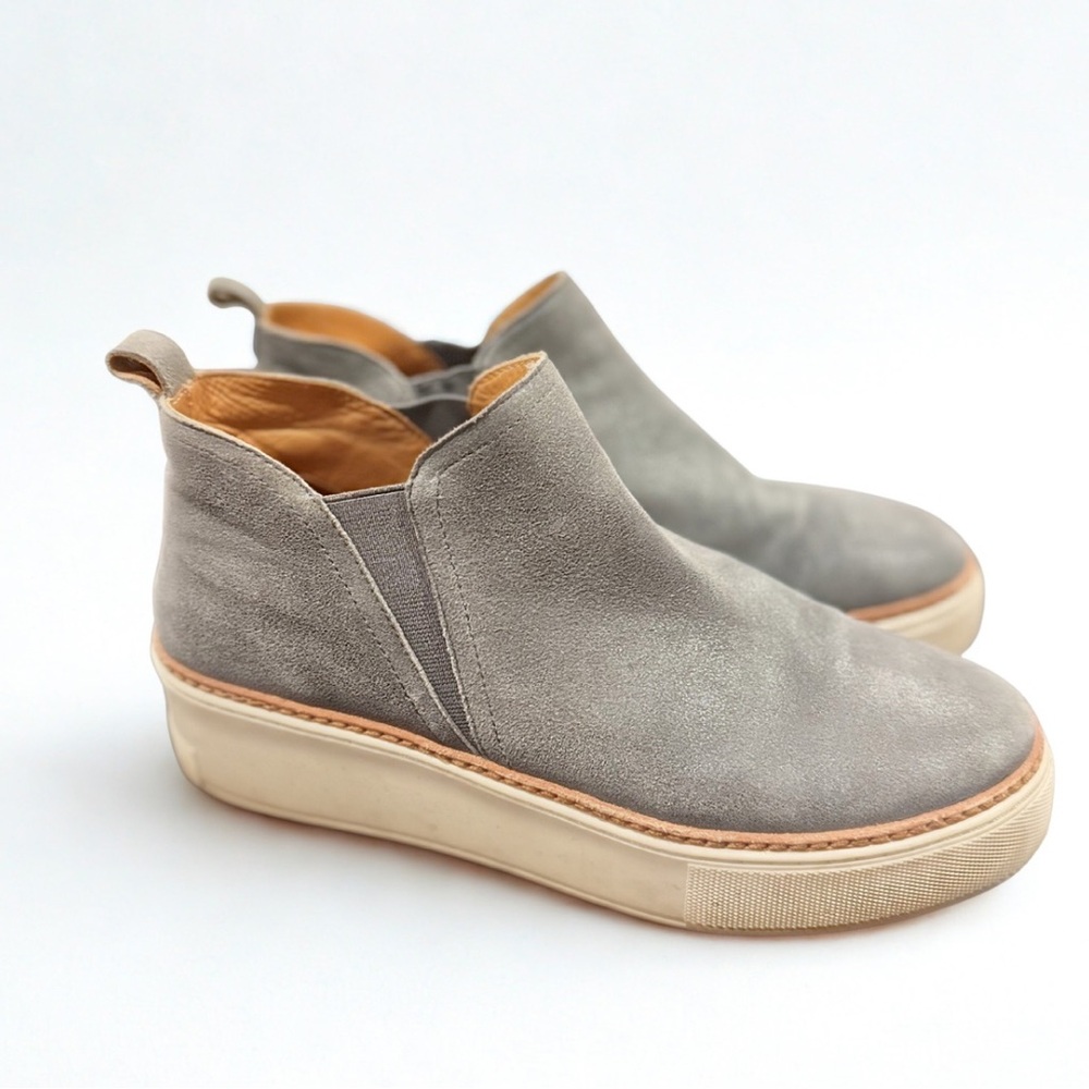 J Slides NYC Gray Suede Platform Slip-On Sneakers Women’s Size 10